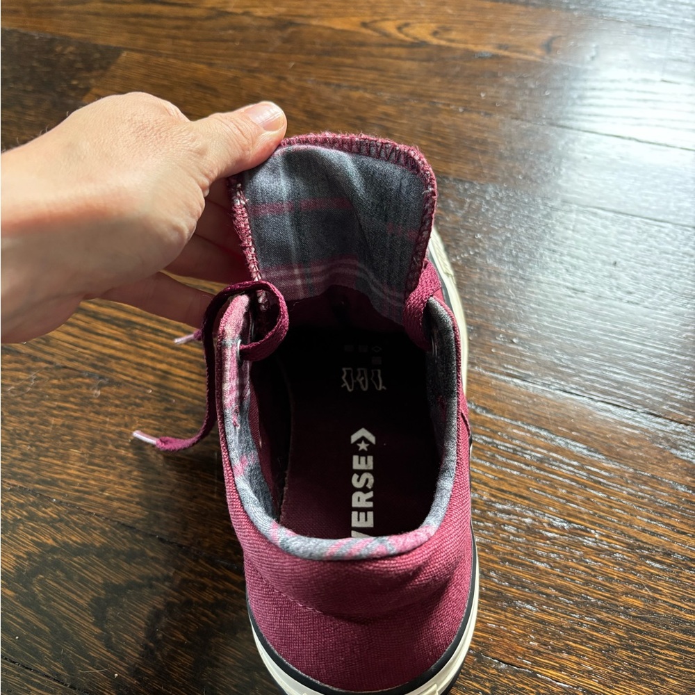 EUC Burgundy Converse Low Tops - Picture 6 of 7